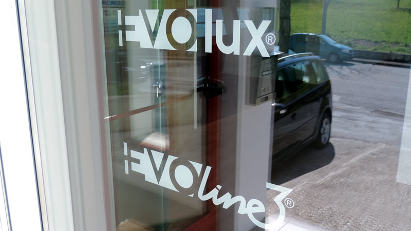 stampa serigrafica per vetrine e automezzi